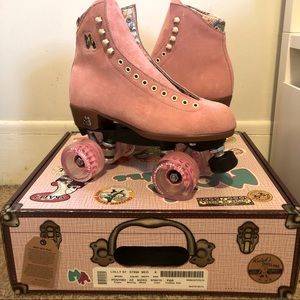 Like new size 8 moxi lolly in strawberry